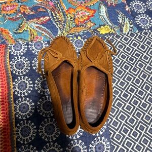 Minnetonka Women's Brown Suede Moccasins